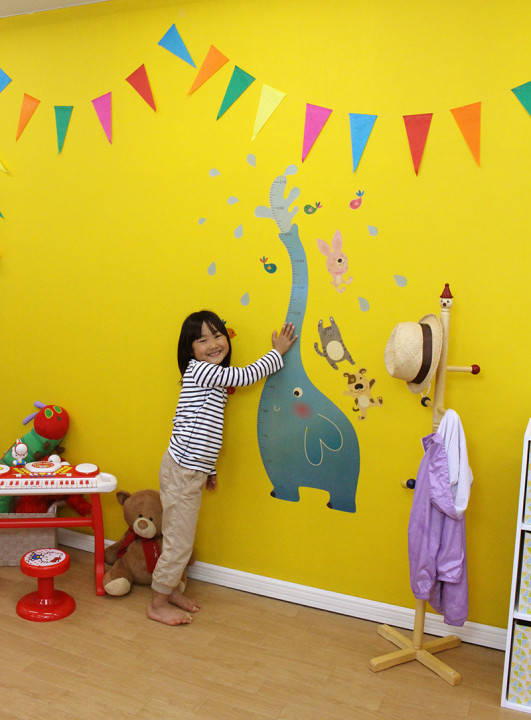 nursery_yellow_wall10