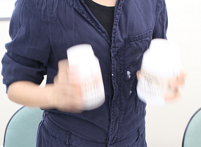 塗料を混ぜる